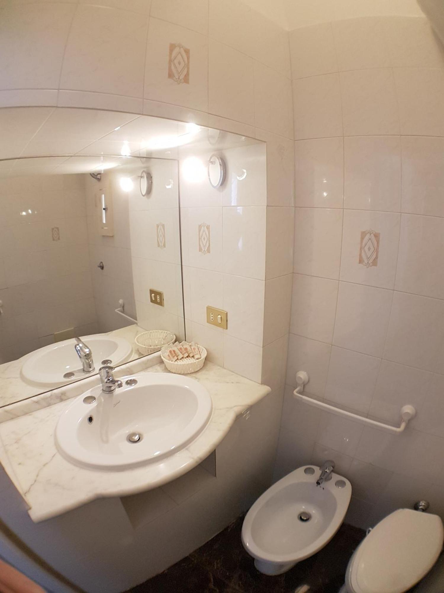 B&B Montebello Трани Екстериор снимка